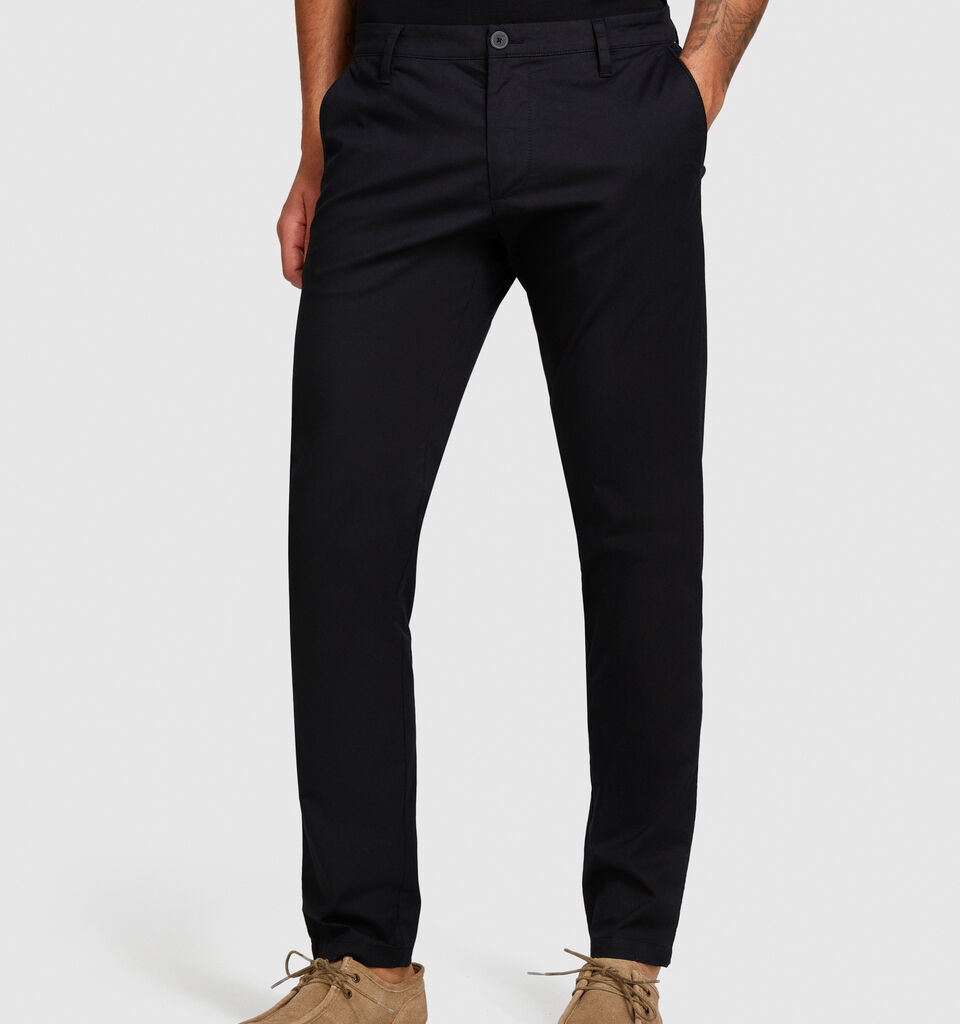 Slim fit chinos - men's chino trousers - Black | Sisley image number 4